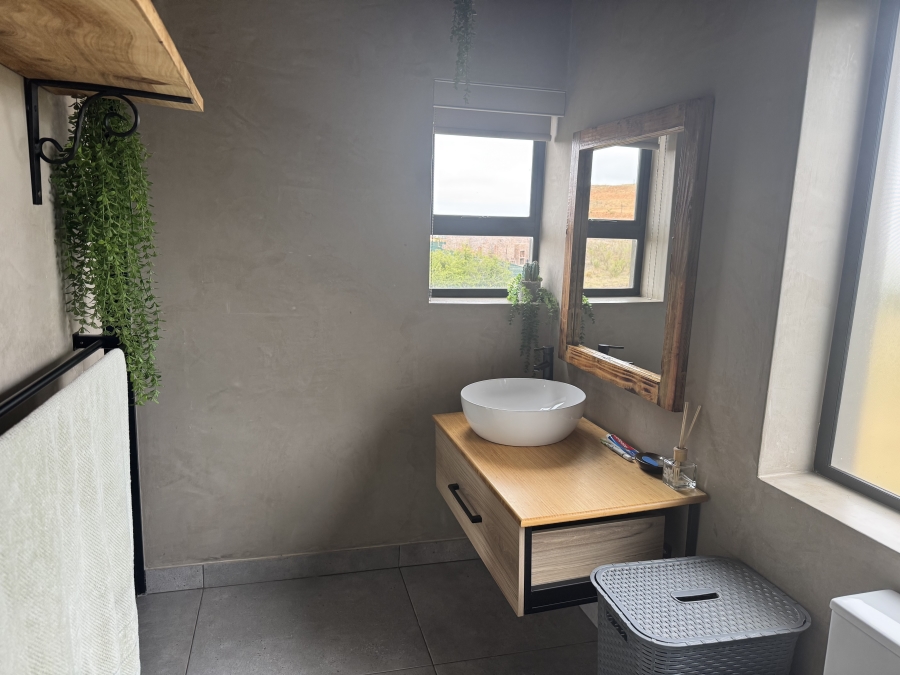 4 Bedroom Property for Sale in Outeniquasbosch Western Cape